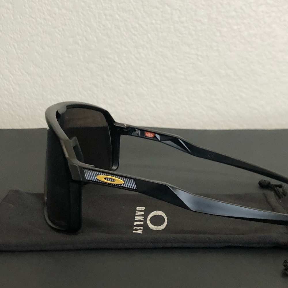 Oakley SUTRO Silver Reflective Sunglasses OO9406 - Picture 6 of 8